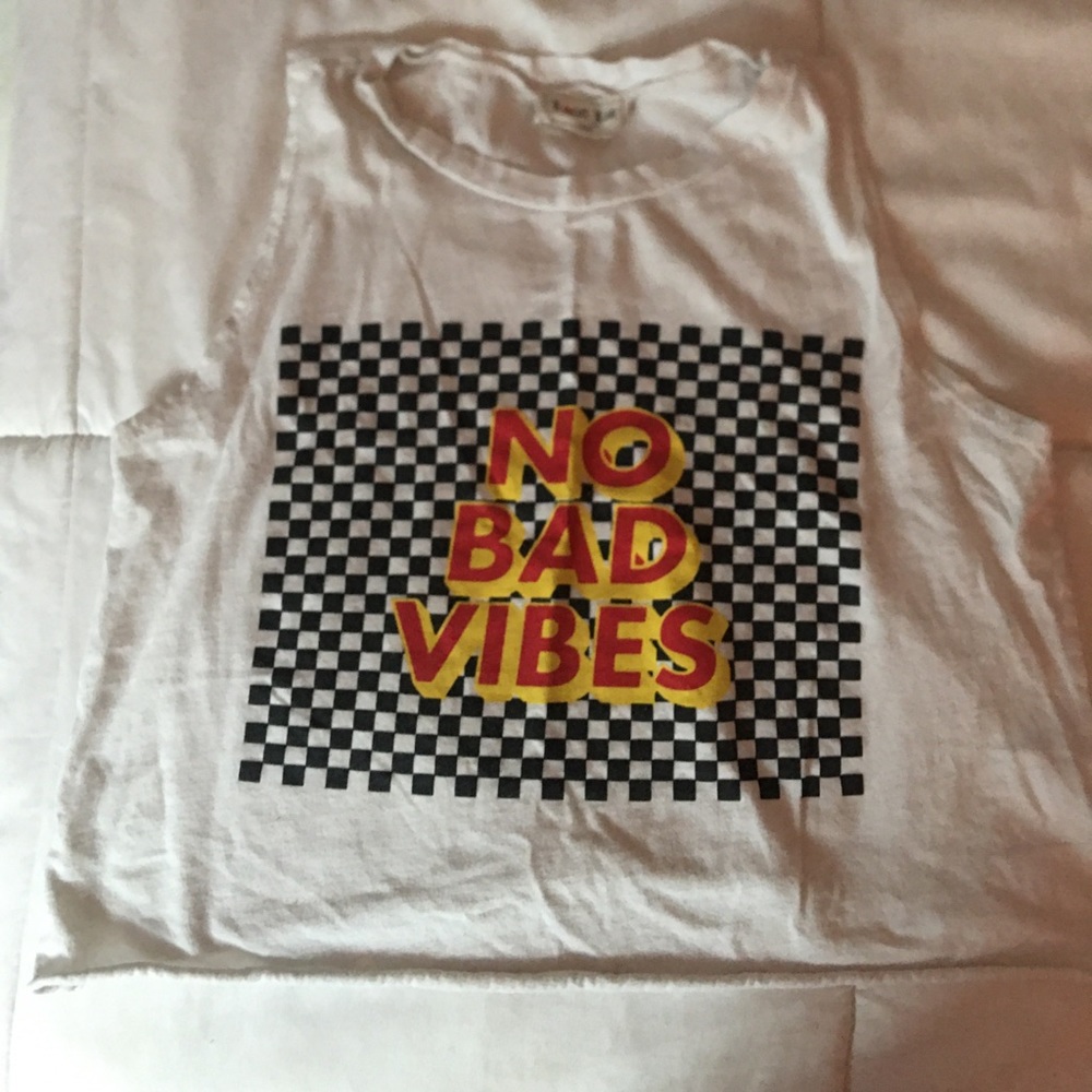 no bad vibes cropped tank